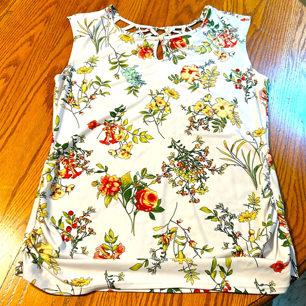 NY&C Size M floral tank